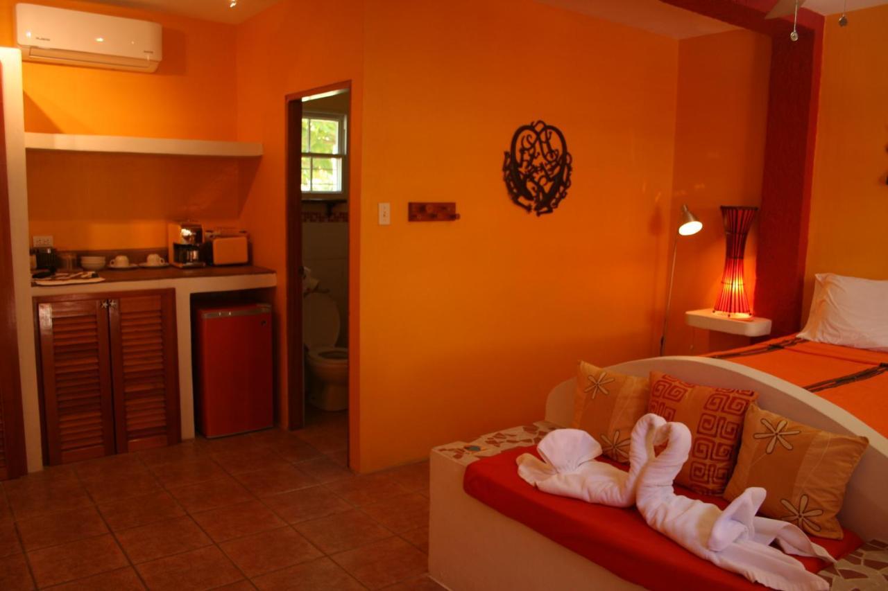 Seaside Cabanas Hotel Caye Corker Экстерьер фото