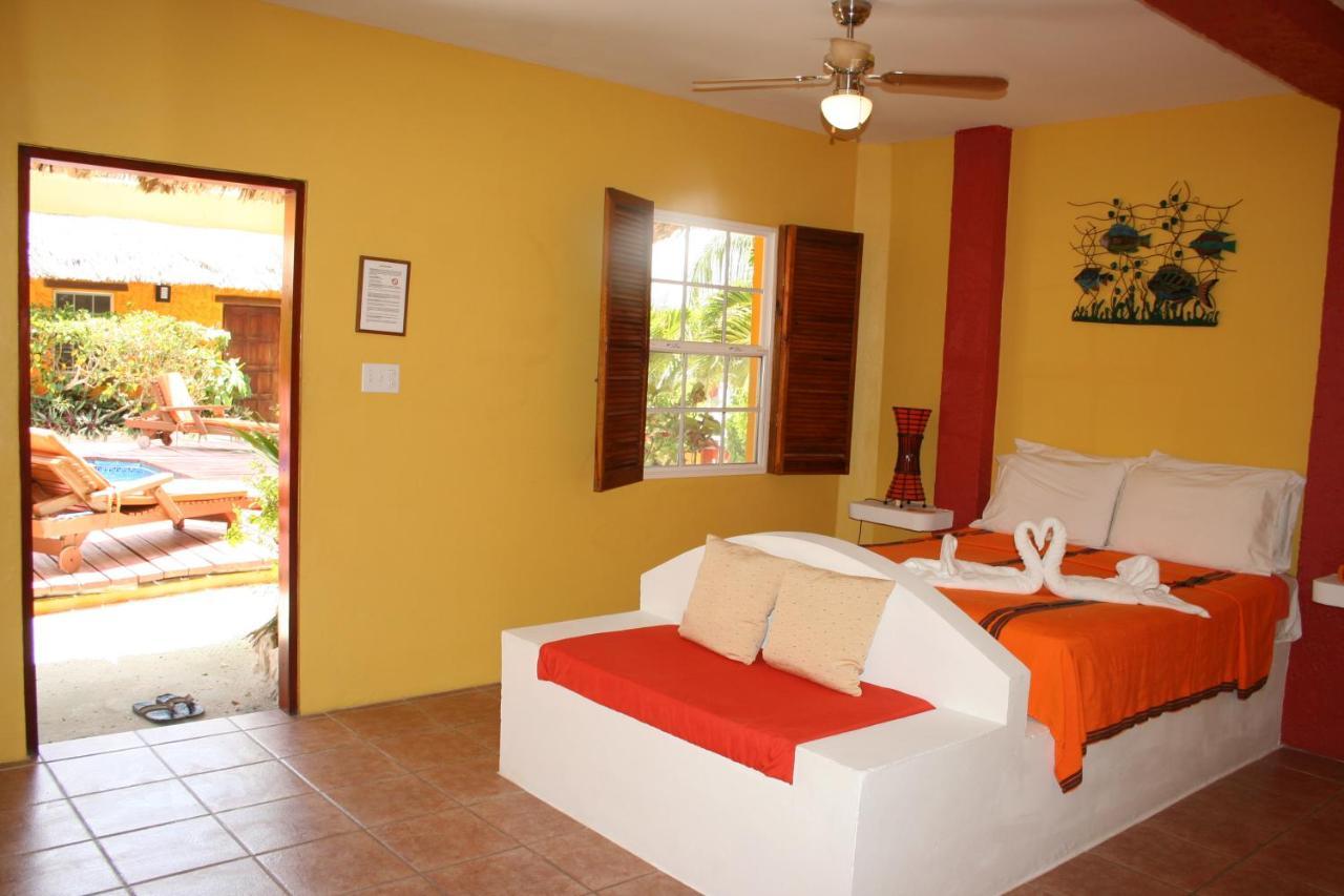 Seaside Cabanas Hotel Caye Corker Экстерьер фото