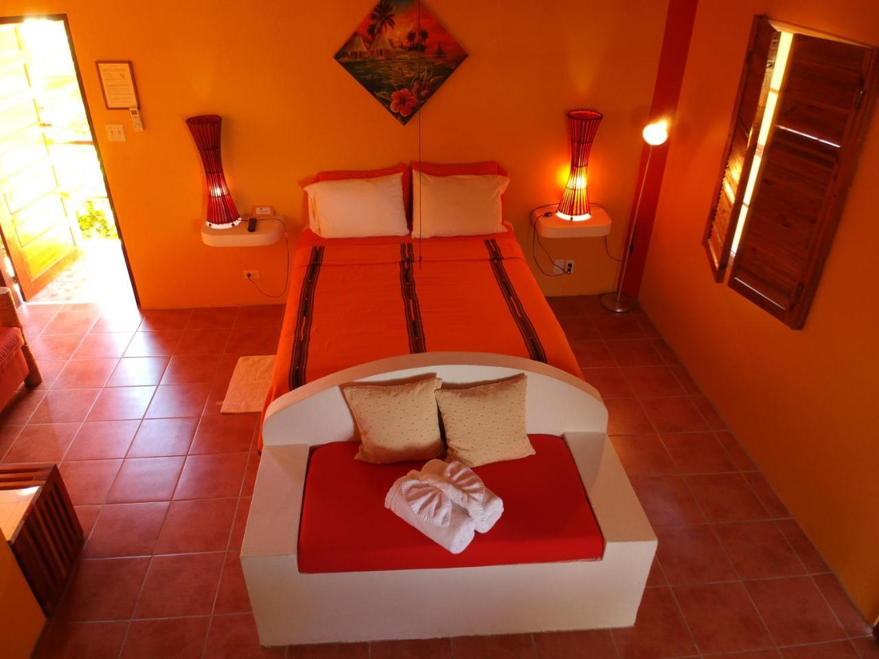 Seaside Cabanas Hotel Caye Corker Экстерьер фото