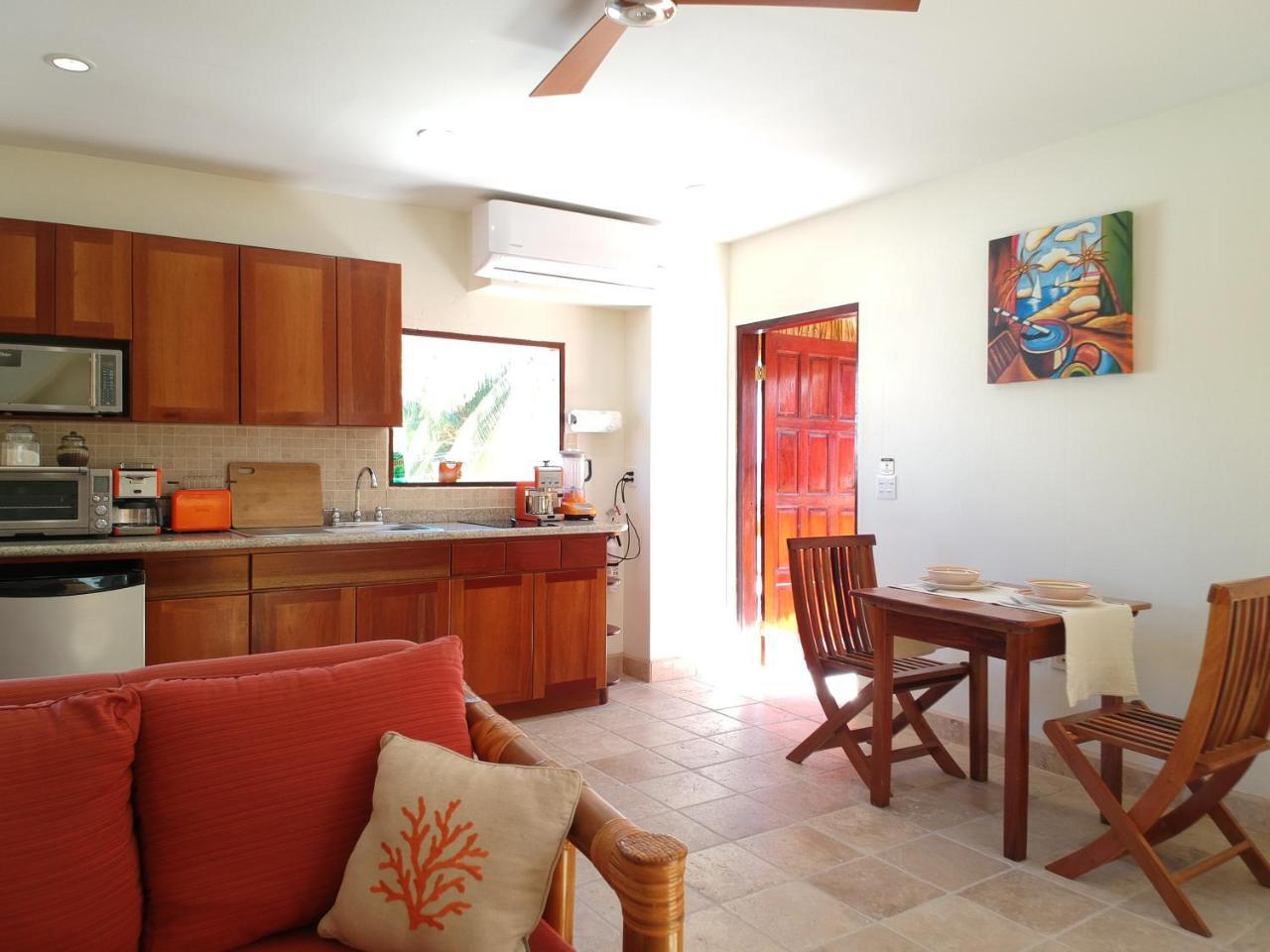 Seaside Cabanas Hotel Caye Corker Экстерьер фото