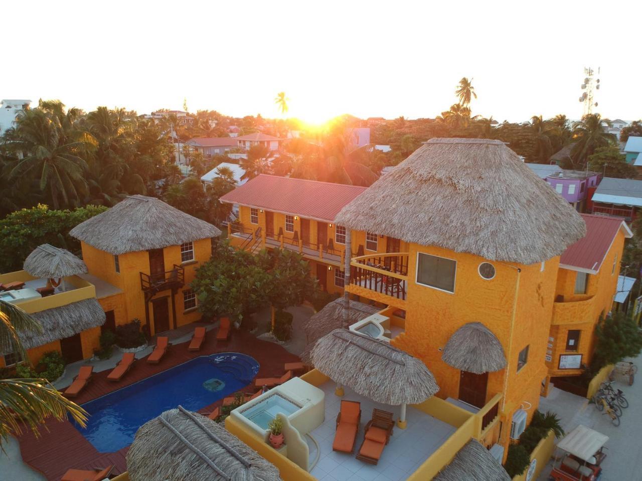 Seaside Cabanas Hotel Caye Corker Экстерьер фото