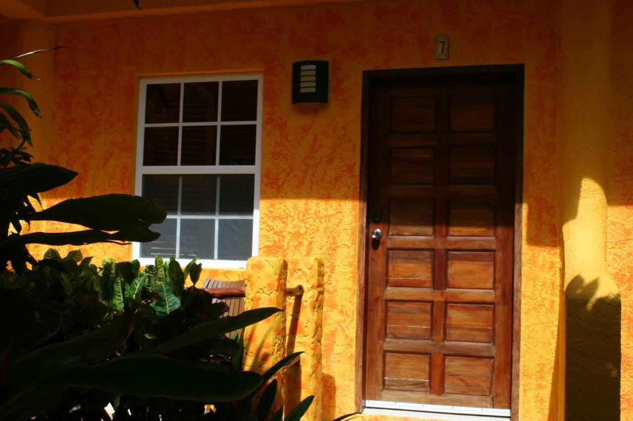 Seaside Cabanas Hotel Caye Corker Экстерьер фото